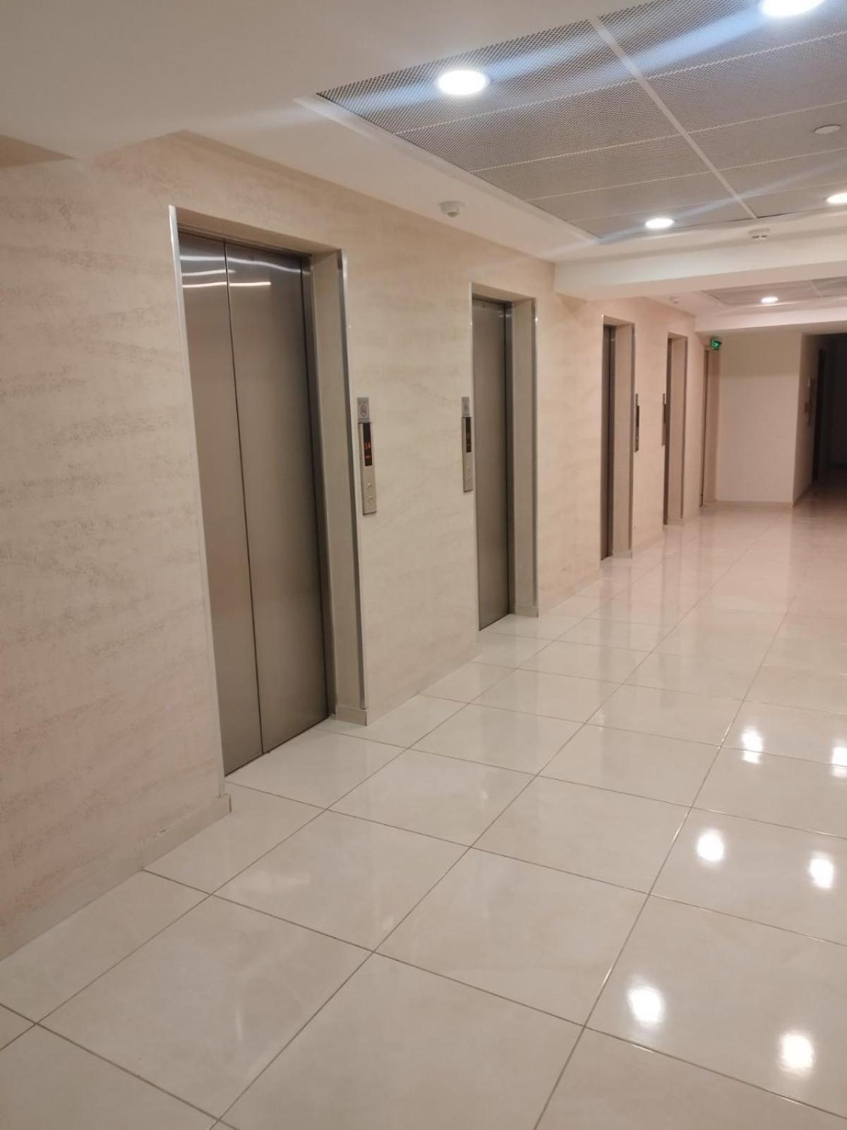 Skopje Sky City: High-Rise Apartments with Pool & Spa Access Exterior photo