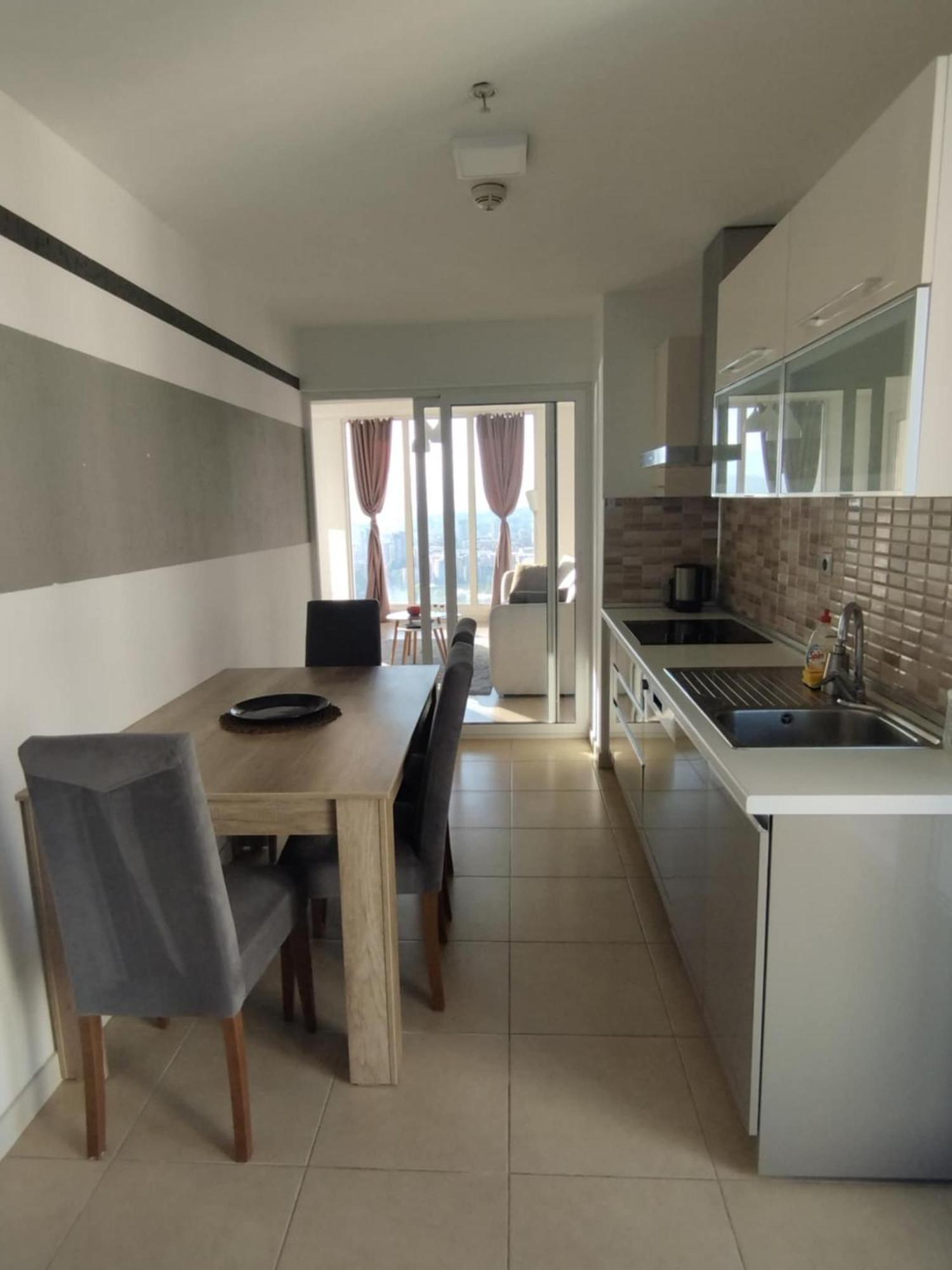 Skopje Sky City: High-Rise Apartments with Pool & Spa Access Exterior photo